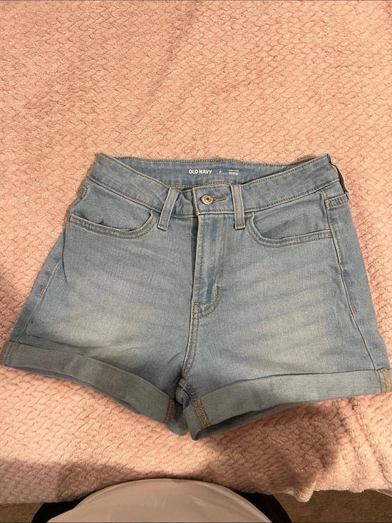 Old Navy Pants - Old Navy Light Wash Denim Roll-Cuff Women’s Shorts